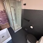 Domus Avi - Re Di Maison d'hôtes 4*