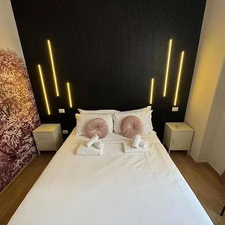 Guest house Domus Avi - Re Di 4*